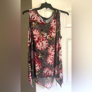 Women blouse. Gently used. Great condition.